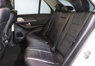 Подержанный автомобиль Mercedes-Benz GLE 2020 года (10 фото)