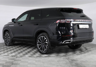 Подержанный автомобиль Jaecoo J8 2024 года (7 фото)