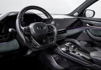 Подержанный автомобиль Geely Monjaro 2023 года (14 фото)