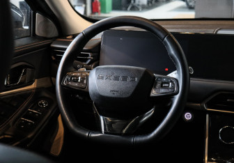 Подержанный автомобиль Exeed TXL 2023 года (12 фото)
