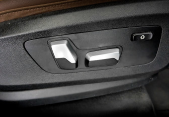 Подержанный автомобиль BMW X5 2020 года (25 фото)