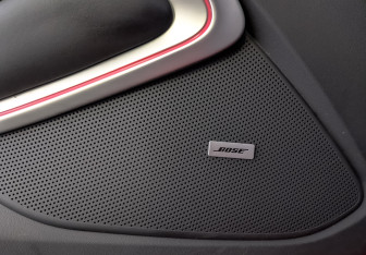 Подержанный автомобиль Chevrolet Camaro Coupe 2019 года (30 фото)