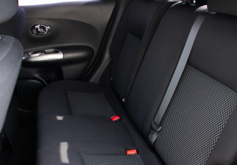 Подержанный автомобиль Nissan Juke 2014 года (17 фото)