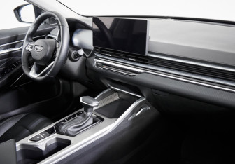 Подержанный автомобиль Geely Emgrand 2024 года (9 фото)