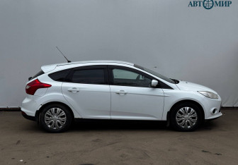 Подержанный автомобиль Ford Focus Hatchback 2013 года (4 фото)