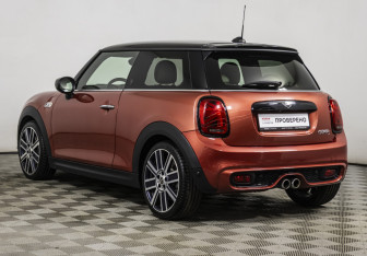 Подержанный автомобиль MINI Hatch 2020 года (9 фото)