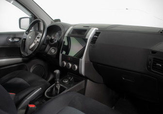 Подержанный автомобиль Nissan X-Trail 2013 года (9 фото)