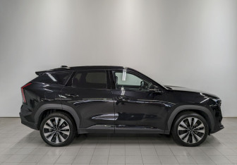 Подержанный автомобиль Geely Atlas 2024 года (4 фото)