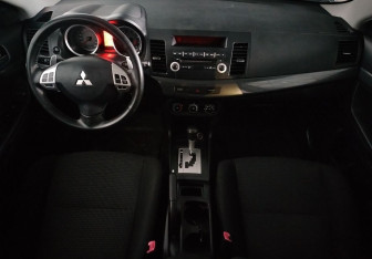 Подержанный автомобиль Mitsubishi Lancer Hatchback 2008 года (9 фото)