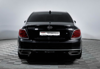 Подержанный автомобиль Kia K900 2019 года (6 фото)