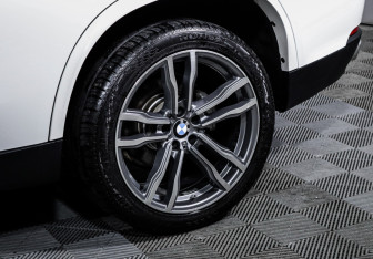 Подержанный автомобиль BMW X5 2016 года (15 фото)