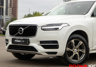 Подержанный автомобиль Volvo XC90 2019 года (17 фото)