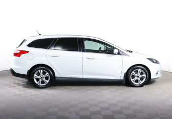 Подержанный автомобиль Ford Focus Wagon 2014 года (4 фото)