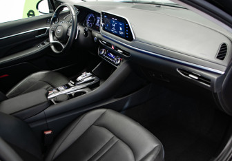 Подержанный автомобиль Hyundai Sonata 2020 года (29 фото)