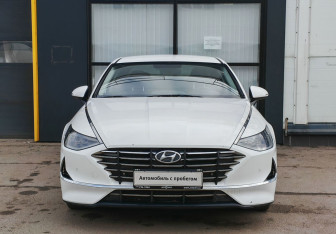 Подержанный автомобиль Hyundai Sonata 2019 года (2 фото)