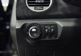 Подержанный автомобиль Chevrolet Cruze Sedan 2013 года (12 фото)