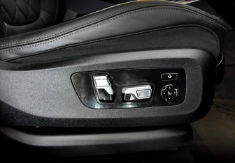 Подержанный автомобиль BMW X5 2023 года (25 фото)