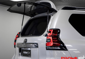 Подержанный автомобиль Toyota Land Cruiser Prado 2017 года (28 фото)