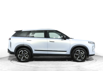 Подержанный автомобиль Jaecoo J7 2024 года (4 фото)