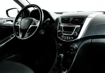 Подержанный автомобиль Hyundai Solaris Hatchback 2014 года (9 фото)