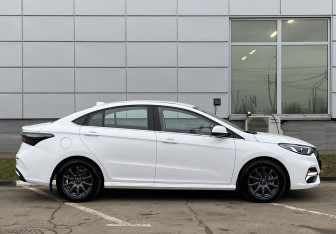 Подержанный автомобиль Omoda S5 2024 года (4 фото)