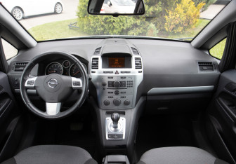 Подержанный автомобиль Opel Zafira Compactvan 2013 года (11 фото)