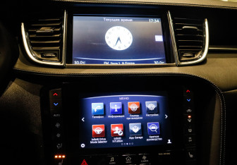 Подержанный автомобиль Infiniti QX50 2019 года (10 фото)