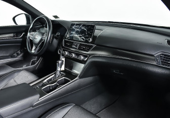 Подержанный автомобиль Honda Accord Sedan 2020 года (8 фото)
