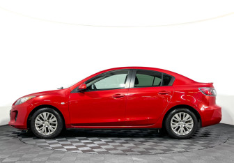 Подержанный автомобиль Mazda 3 Sedan 2012 года (8 фото)