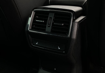 Подержанный автомобиль Skoda Karoq 2020 года (22 фото)