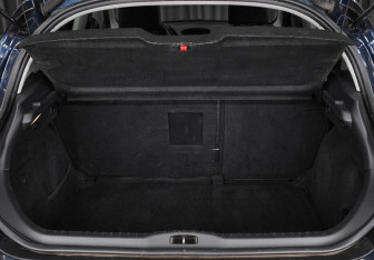 Подержанный автомобиль Peugeot 308 Hatchback 2011 года (6 фото)