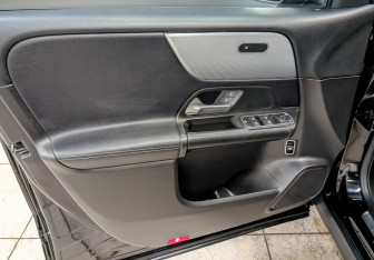 Подержанный автомобиль Mercedes-Benz GLB 2020 года (19 фото)