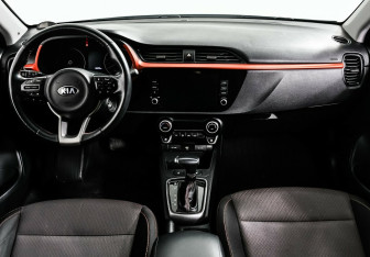 Подержанный автомобиль Kia Rio Sedan 2020 года (9 фото)