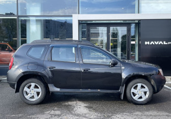 Подержанный автомобиль Renault Duster 2012 года (4 фото)