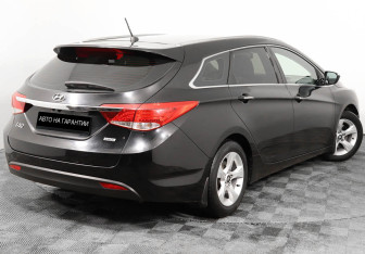 Подержанный автомобиль Hyundai i40 Wagon 2013 года (3 фото)