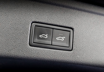 Подержанный автомобиль Volkswagen Touareg 2020 года (26 фото)