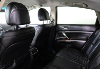 Подержанный автомобиль Nissan Teana 2010 года (12 фото)