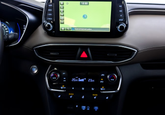 Подержанный автомобиль Hyundai Santa Fe 2020 года (15 фото)