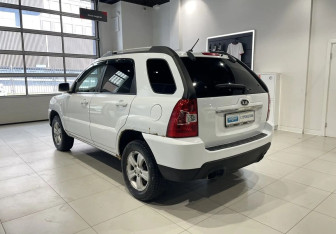 Подержанный автомобиль Kia Sportage 2010 года (6 фото)