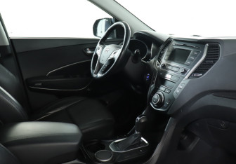 Подержанный автомобиль Hyundai Santa Fe 2015 года (9 фото)