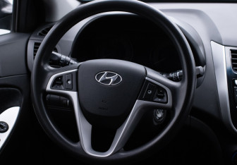 Подержанный автомобиль Hyundai Solaris Hatchback 2013 года (15 фото)