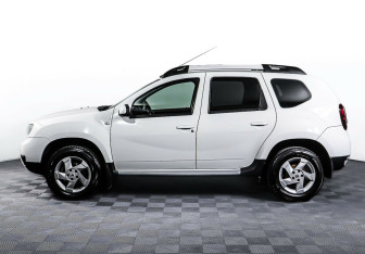 Подержанный автомобиль Renault Duster 2015 года (3 фото)