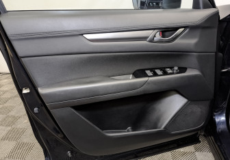 Подержанный автомобиль Mazda CX-5 2017 года (19 фото)