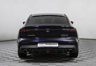 Подержанный автомобиль Changan UNI-V 2024 года (6 фото)