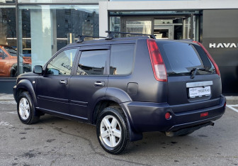Подержанный автомобиль Nissan X-Trail 2004 года (7 фото)