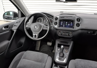 Подержанный автомобиль Volkswagen Tiguan 2015 года (29 фото)