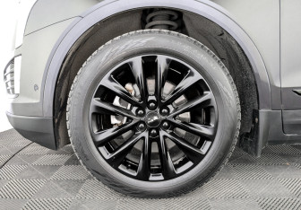 Подержанный автомобиль Cadillac XT5 2017 года (18 фото)