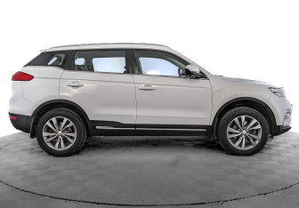 Подержанный автомобиль Geely Atlas 2019 года (4 фото)