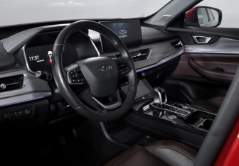 Подержанный автомобиль Chery Tiggo 8 Pro 2022 года (14 фото)