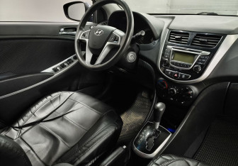 Подержанный автомобиль Hyundai Solaris Sedan 2013 года (10 фото)